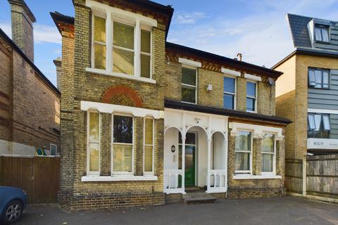 Flat 4, 4 Blyth Road, Bromley, BR1 3RX
