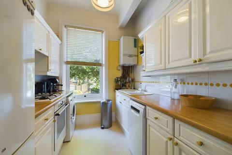 Flat 4, 4 Blyth Road, Bromley, BR1 3RX