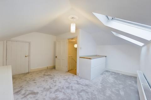 Flat 4, 4 Blyth Road, Bromley, BR1 3RX