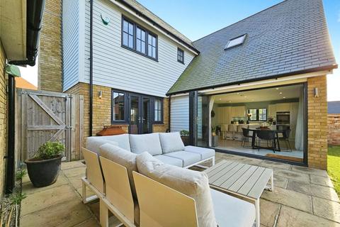 5 bedroom detached house to rent, Bakers Field, Ramsgate CT12