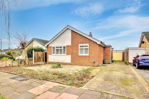 2 bedroom detached bungalow for sale, Roxburgh Close, Worthing