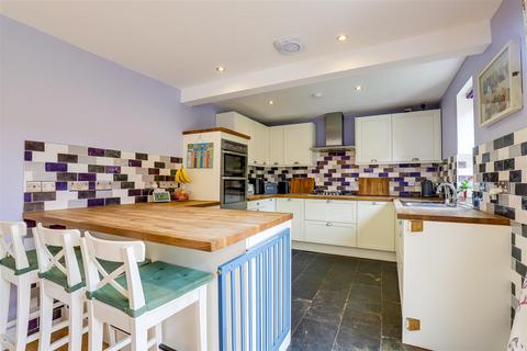 5 bedroom detached house for sale, Orchard Court, Oxton NG25