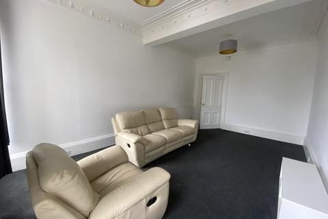 2 bedroom flat to rent, Meadowside, Dundee, DD1