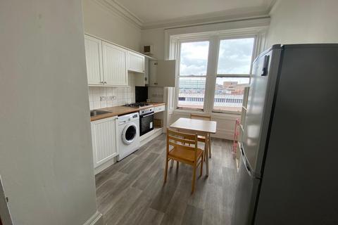 2 bedroom flat to rent, Meadowside, Dundee, DD1