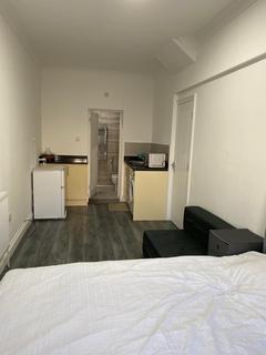 1 bedroom flat to rent, Ilford, IG6