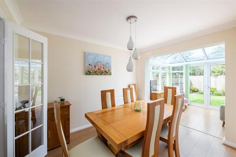 3 bedroom detached house for sale, Larksfield, Horley