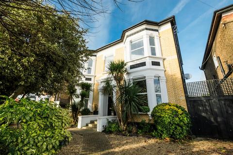 2 bedroom flat for sale, Hainault Road, Leytonstone