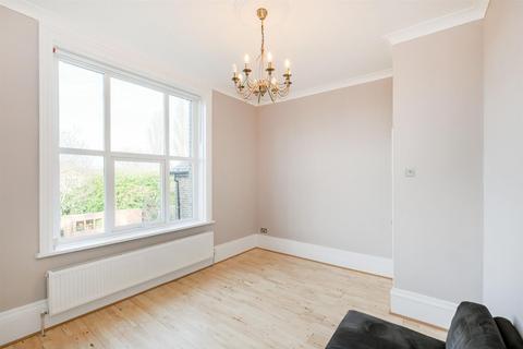 2 bedroom flat for sale, Hainault Road, Leytonstone