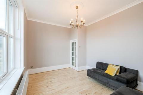 2 bedroom flat for sale, Hainault Road, Leytonstone