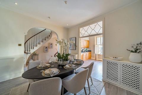 4 bedroom flat for sale, Stanhope Gardens, South Kensington, London, SW7