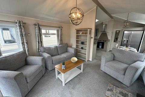 2 bedroom lodge for sale, Chichester Lakeside Holiday Park