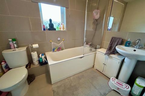 67 Tufton Road, London, E4 8LE