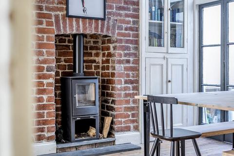 46 Cedars Road, Exeter, EX2 4NA