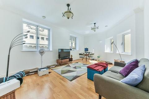 2 bedroom flat to rent, Trinity Square, Tower Hill, London, EC3N