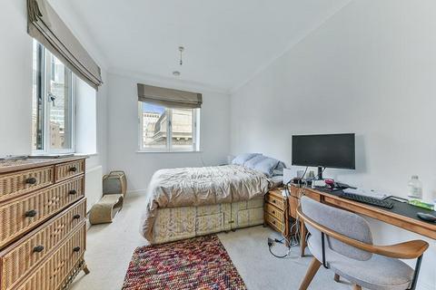 2 bedroom flat to rent, Trinity Square, Tower Hill, London, EC3N