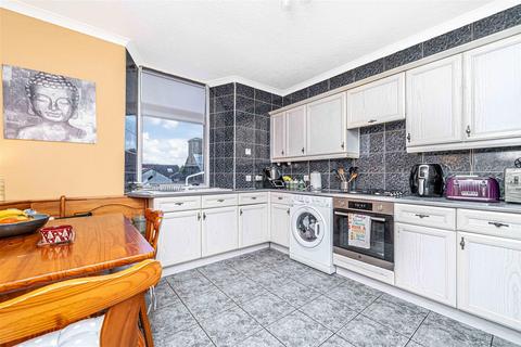 5 bedroom flat for sale, High Street, Leslie