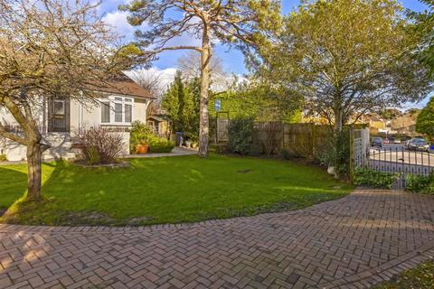 4 bedroom detached house for sale, Arundel Road, Salvington, BN13 3EQ