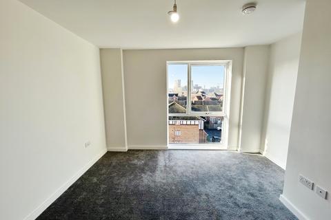 1 bedroom flat to rent, Pier Way London SE28