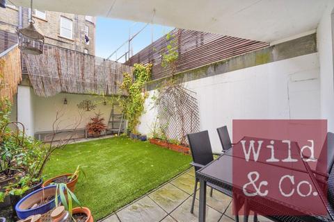 2 bedroom flat for sale, Mears Close, Whitechapel