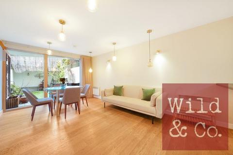 2 bedroom flat for sale, Mears Close, Whitechapel