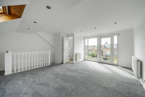 3 Manor Park, Richmond, TW9 1XZ