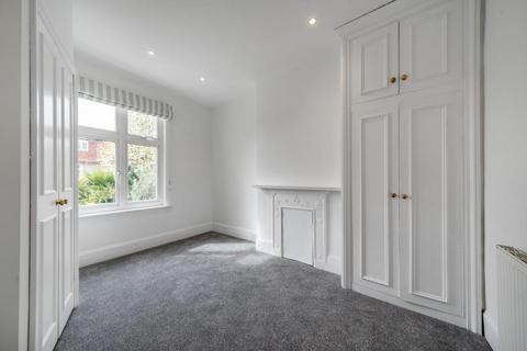 3 Manor Park, Richmond, TW9 1XZ