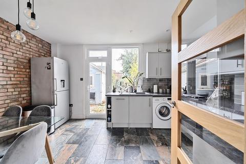 2 bedroom terraced house for sale, Garden City, Edgware, Greater London. HA8 7NQ