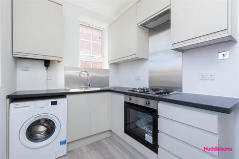 3 bedroom flat to rent, 130 Chalton Street, London NW1