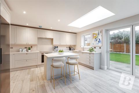 46 Lakefields Close, Rainham, RM13 9SL