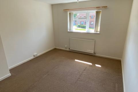 3 bedroom terraced house to rent, Broadmead Avenue, Northampton, NN3 2RR