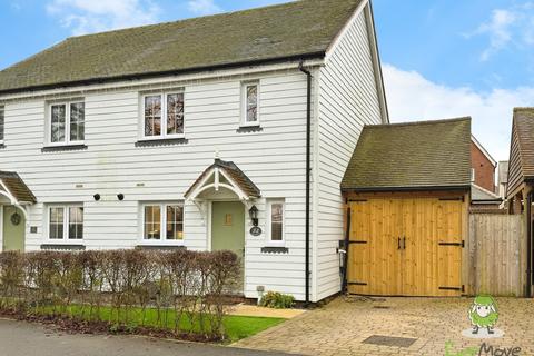 2 bedroom semi-detached house for sale, FLAGSTONE CRESCENT, CHINEHAM, BASINGSTOKE, RG24