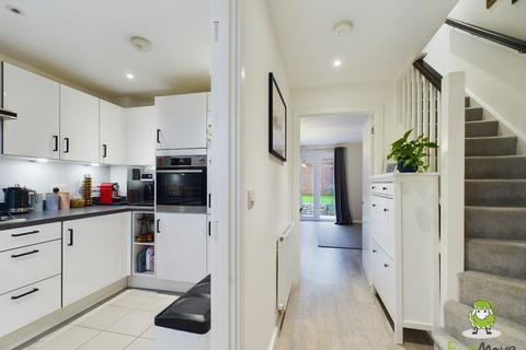 32 Flagstone Crescent, Chineham, Basingstoke, RG24 8DG