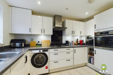 32 Flagstone Crescent, Chineham, Basingstoke, RG24 8DG