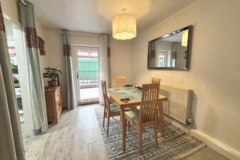 16 Kirkman Close, Manchester, M18 7EA