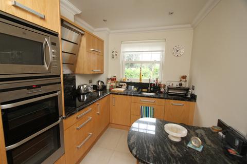 2 bedroom apartment for sale, Buxton Road , Eastbourne  BN20