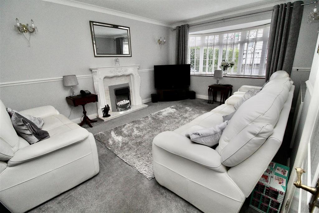Through Lounge/Dining Room