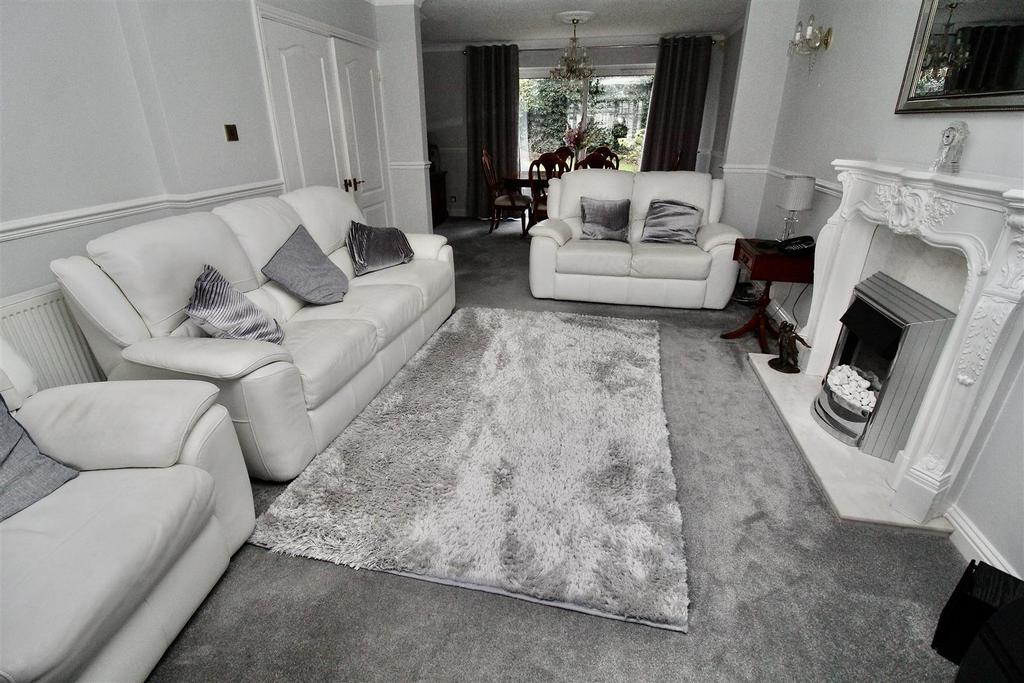 Through Lounge/Dining Room