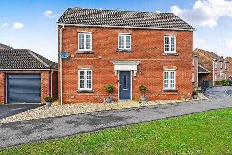 3 bedroom detached house for sale, Causton Road, Basingstoke RG22