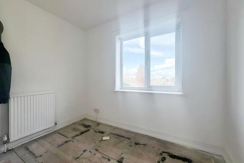 3 bedroom end of terrace house to rent, Boundfield Road London SE6