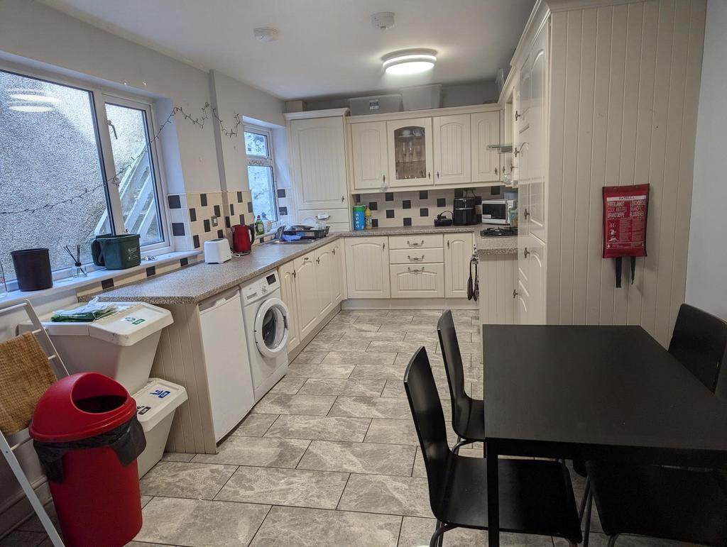 Kitchen 2