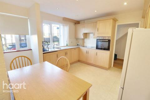 3 bedroom semi-detached house to rent, Armstrong Avenue, WOODFORD GREEN