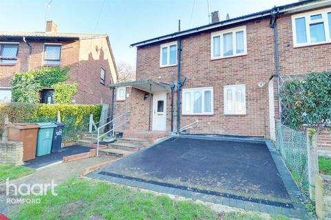 3 bedroom semi-detached house to rent, Armstrong Avenue, WOODFORD GREEN