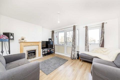 3 bedroom flat to rent, Jamaica Road, London SE16