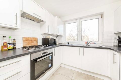 3 bedroom flat to rent, Jamaica Road, London SE16