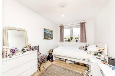 3 bedroom flat to rent, Jamaica Road, London SE16