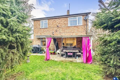 4 bedroom detached house for sale, Pinners Close, Burnham On Crouch