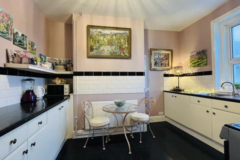 2 bedroom apartment for sale, Church Street, Ventnor PO38