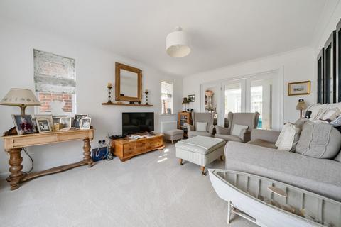 26 Beacon Drive, Selsey, Chichester, PO20 0TW