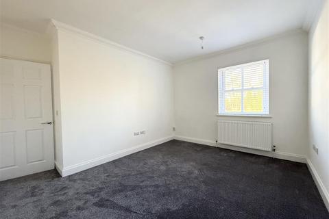 2 bedroom apartment to rent, The Limes, Hertford SG14