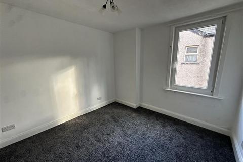 2 bedroom flat to rent, 72 Kinmel Street, Rhyl, LL18